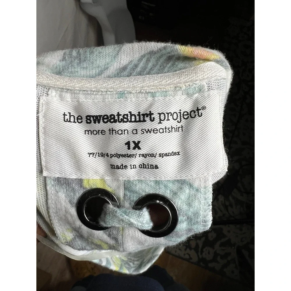 The Sweatshirt Project Tropical Palm Floral Lace Up Back Top 1X NWT - Picture 3 of 6